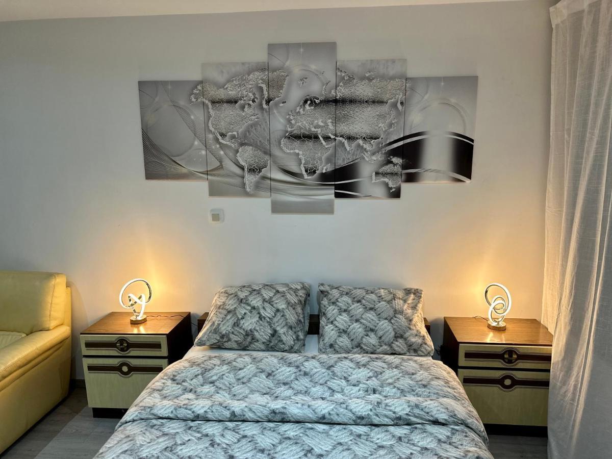 Chambre Et Sdd Privees Dans Une Maison Partagee Avec Des Residents Mons Exterior foto