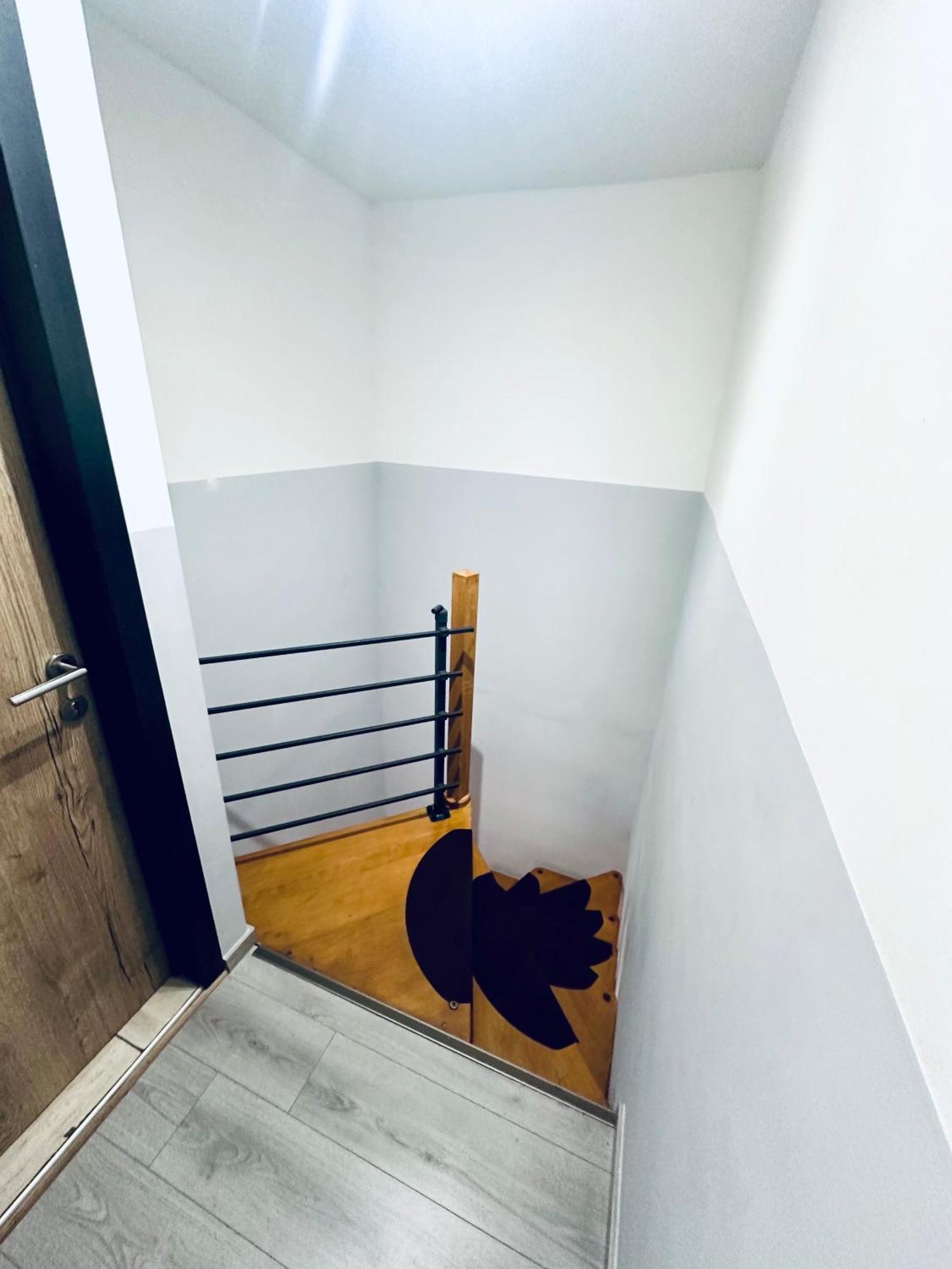 Chambre Et Sdd Privees Dans Une Maison Partagee Avec Des Residents Mons Exterior foto