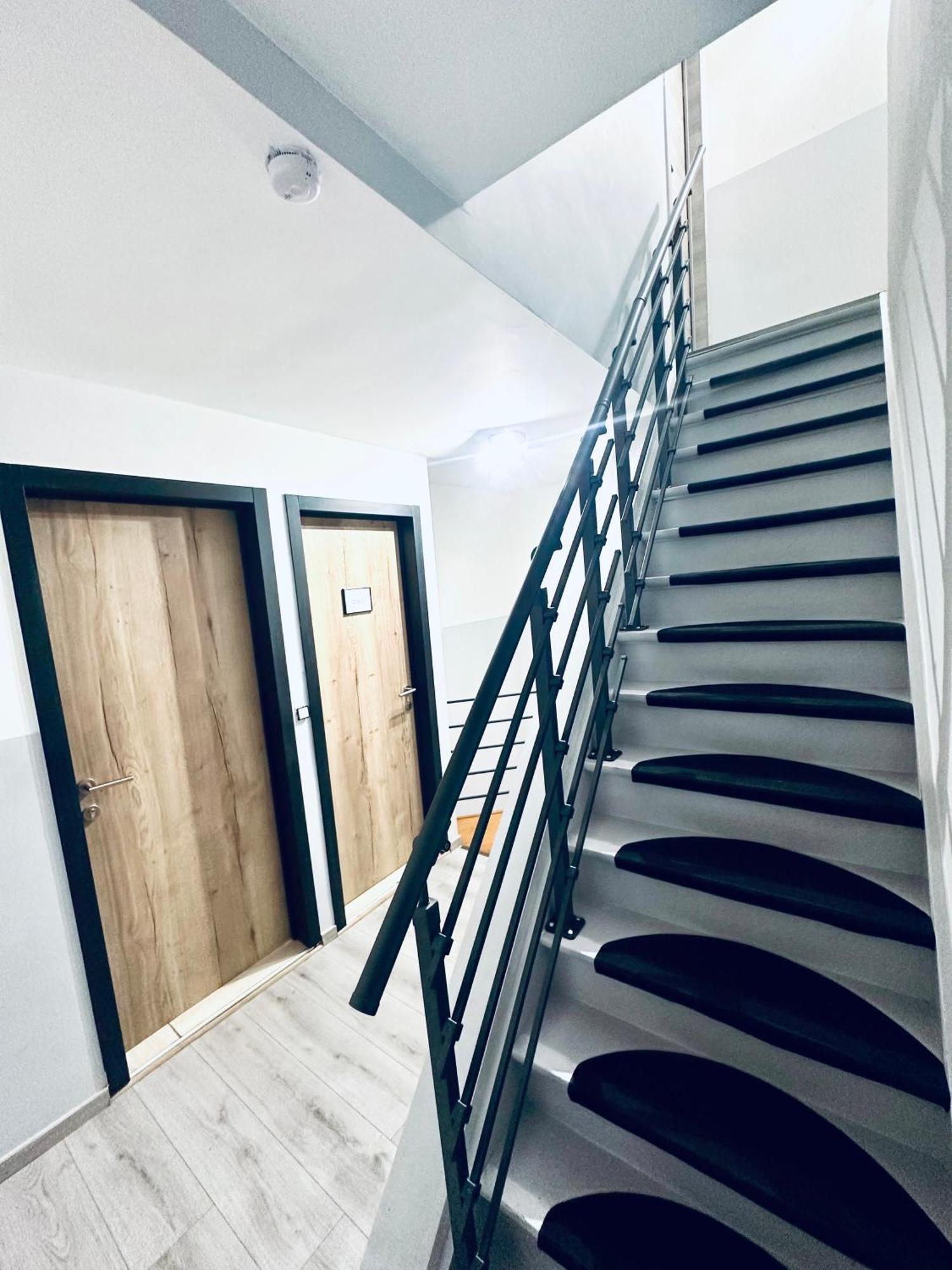 Chambre Et Sdd Privees Dans Une Maison Partagee Avec Des Residents Mons Exterior foto